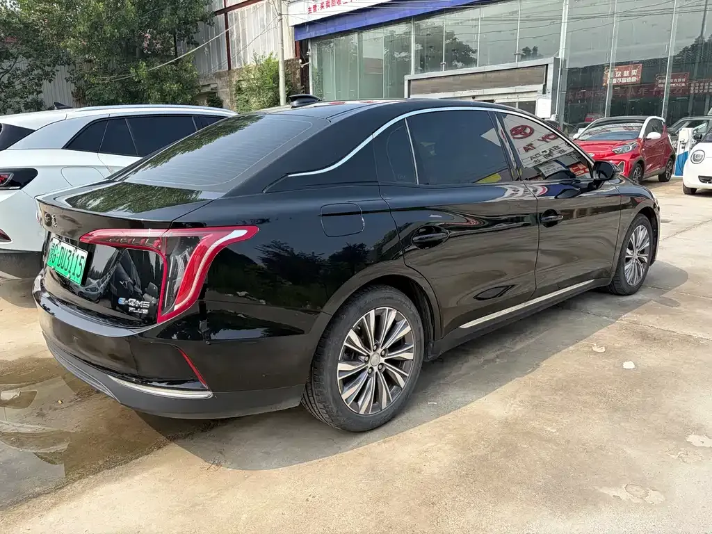 Hongqi E-QM5 — фото 8