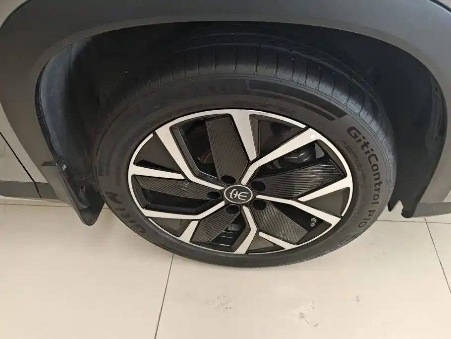 BYD L DM-i — фото 3