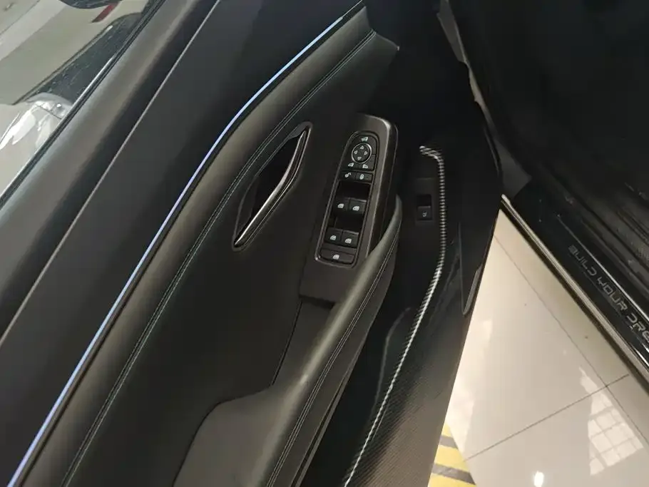 BYD L DM-i — фото 2