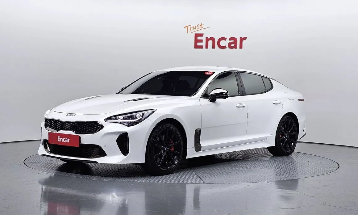 Kia Stinger — фото 1