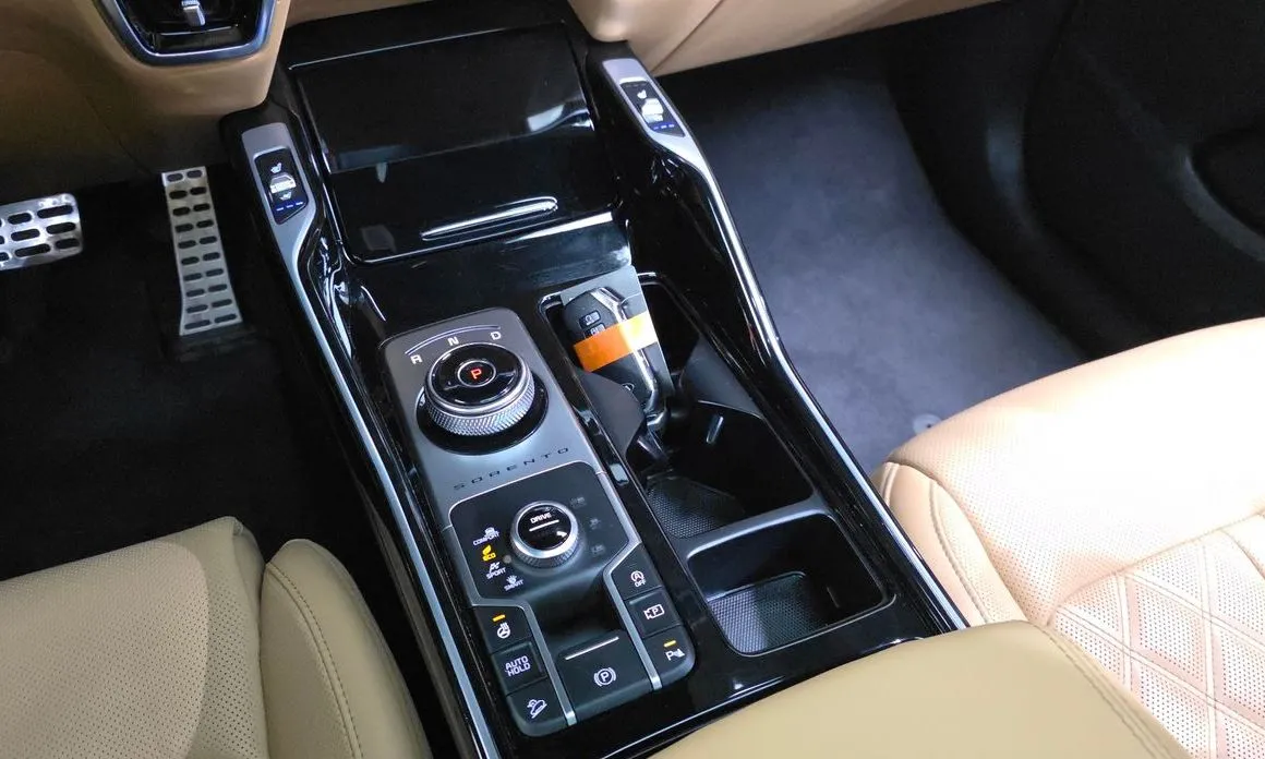 Kia Sorento — фото 10
