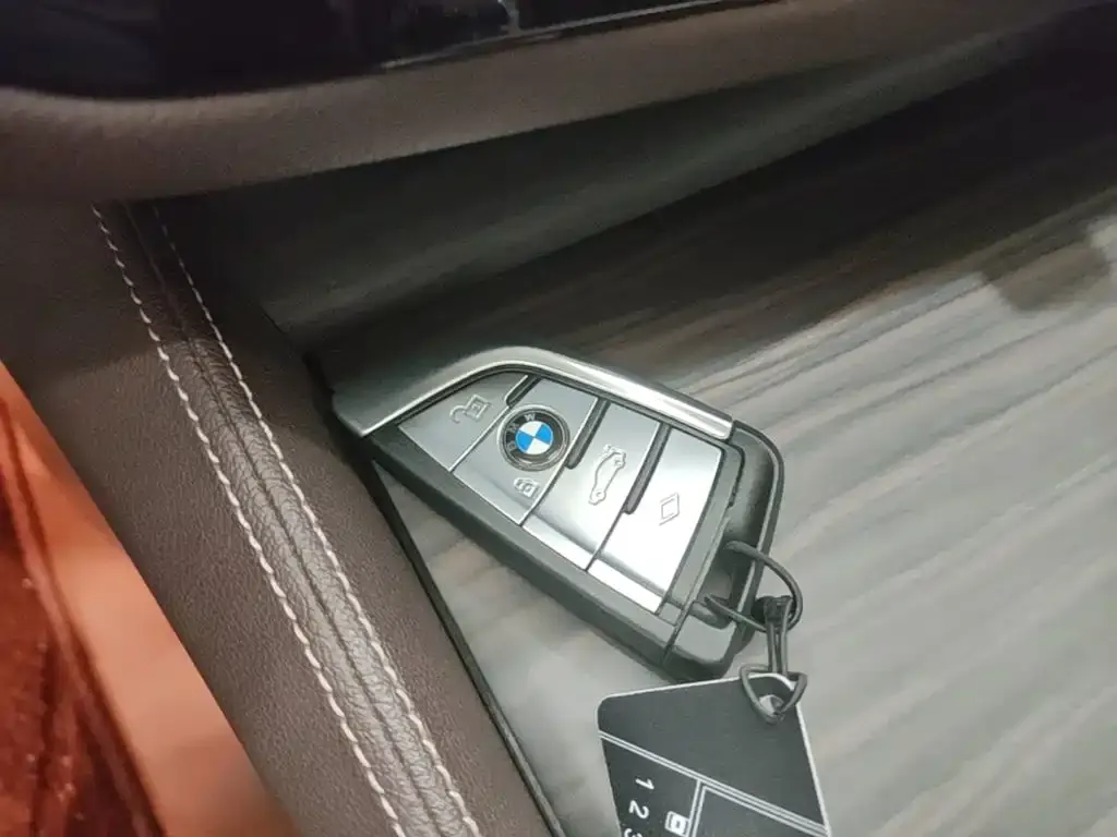 BMW 5 Series — фото 3