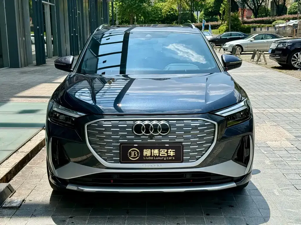 Audi Q4 e-tron — фото 4