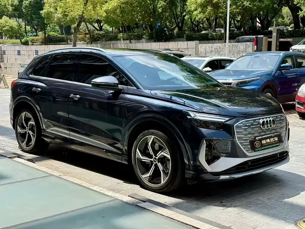 Audi Q4 e-tron — фото 10