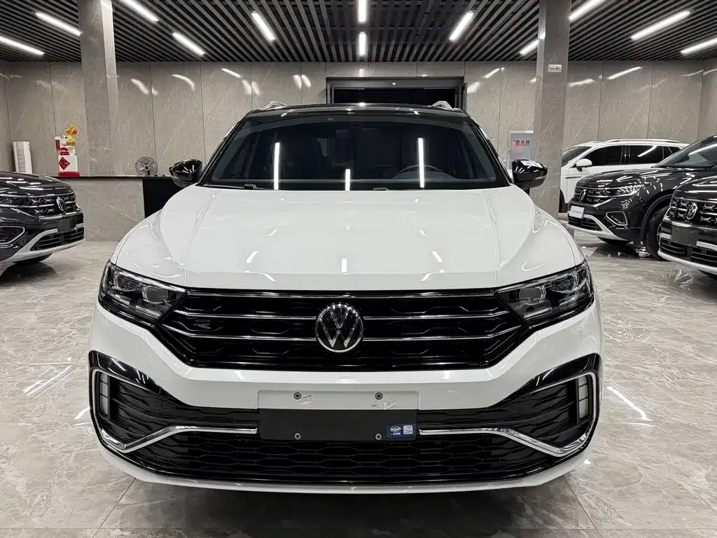 Volkswagen T-Roc — фото 8