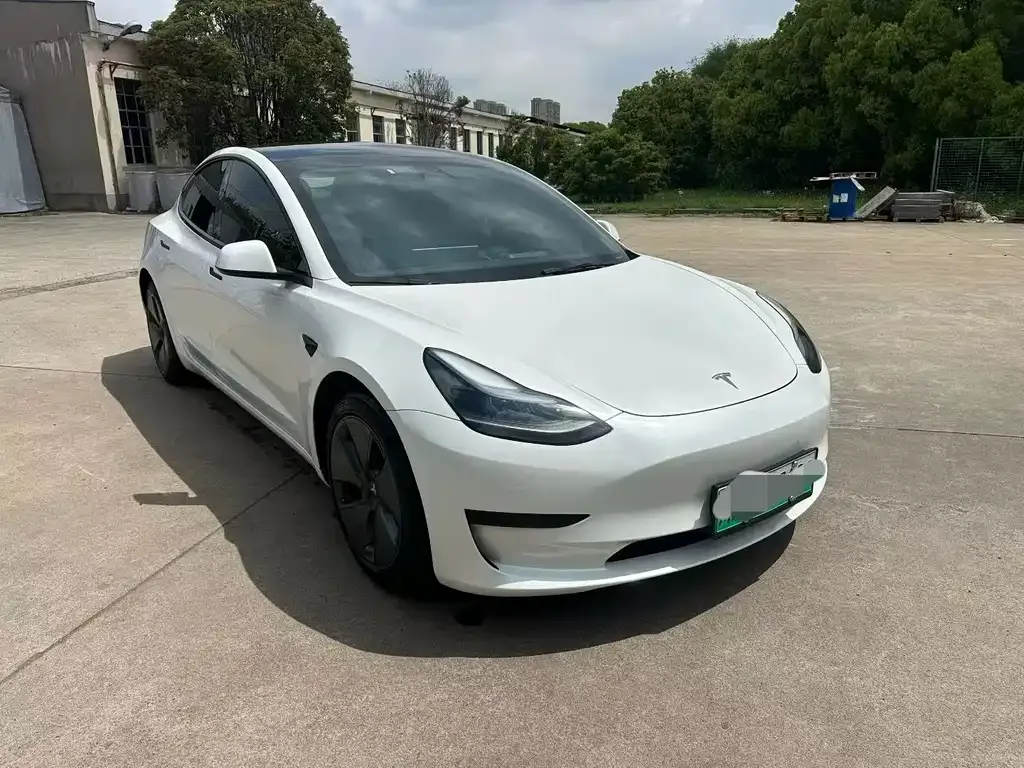 Tesla Model 3 — фото 8