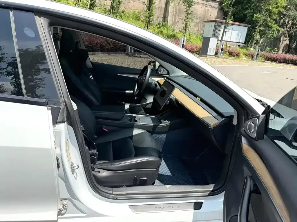 Tesla Model 3 — фото 6