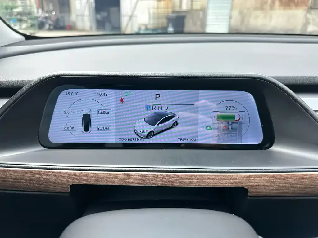 Tesla Model 3 — фото 4