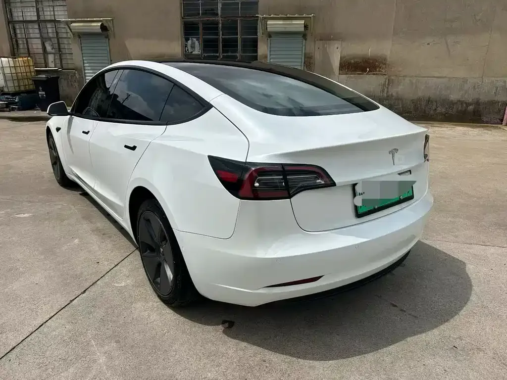 Tesla Model 3 — фото 3