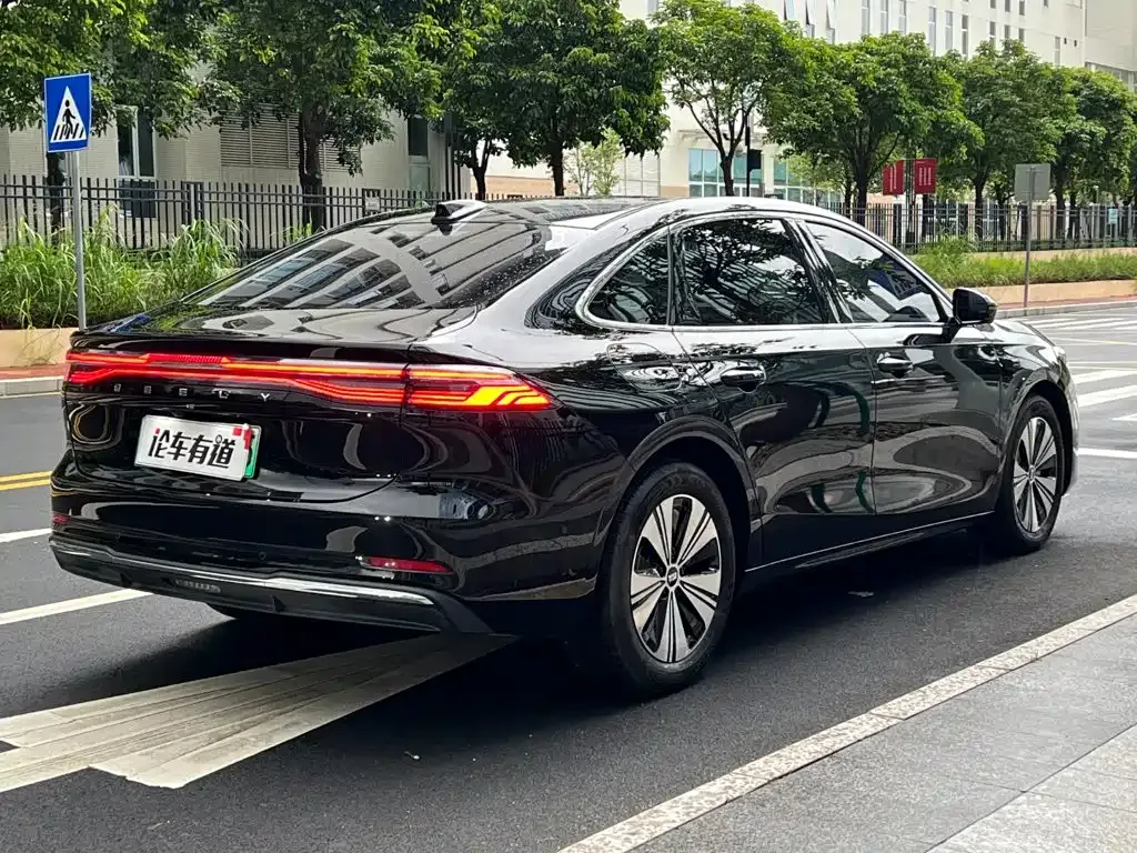 Geely 银河A7 EM — фото 8