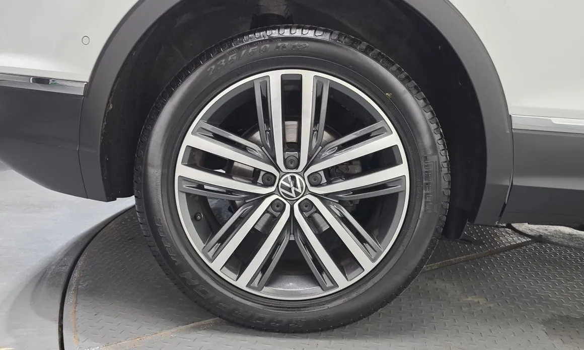 Volkswagen Tiguan — фото 7