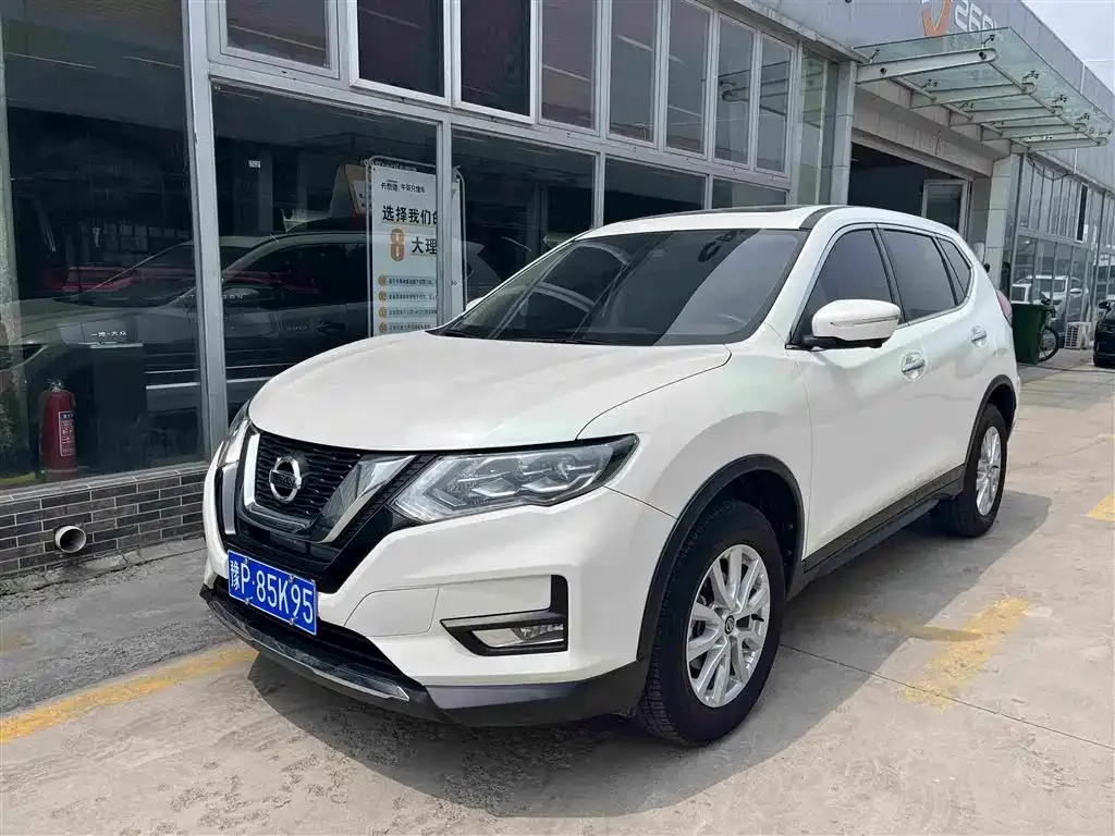 Nissan X-Trail — фото 1
