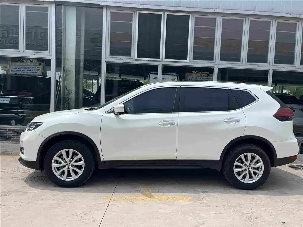 Nissan X-Trail — фото 4