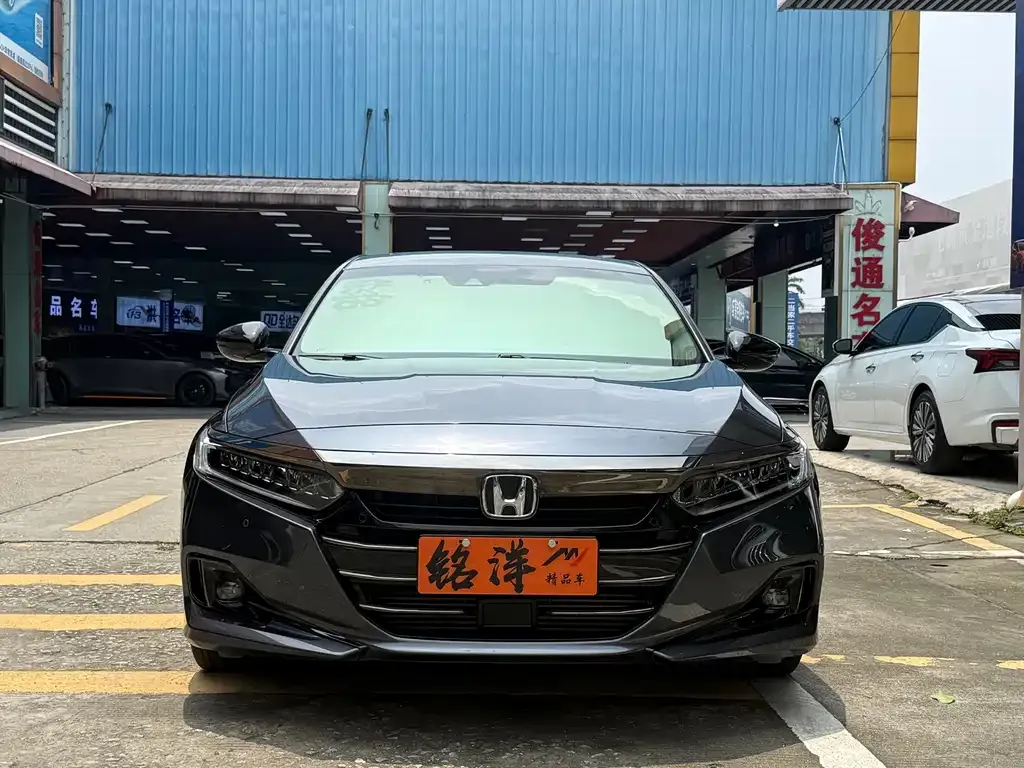 Honda Accord — фото 9