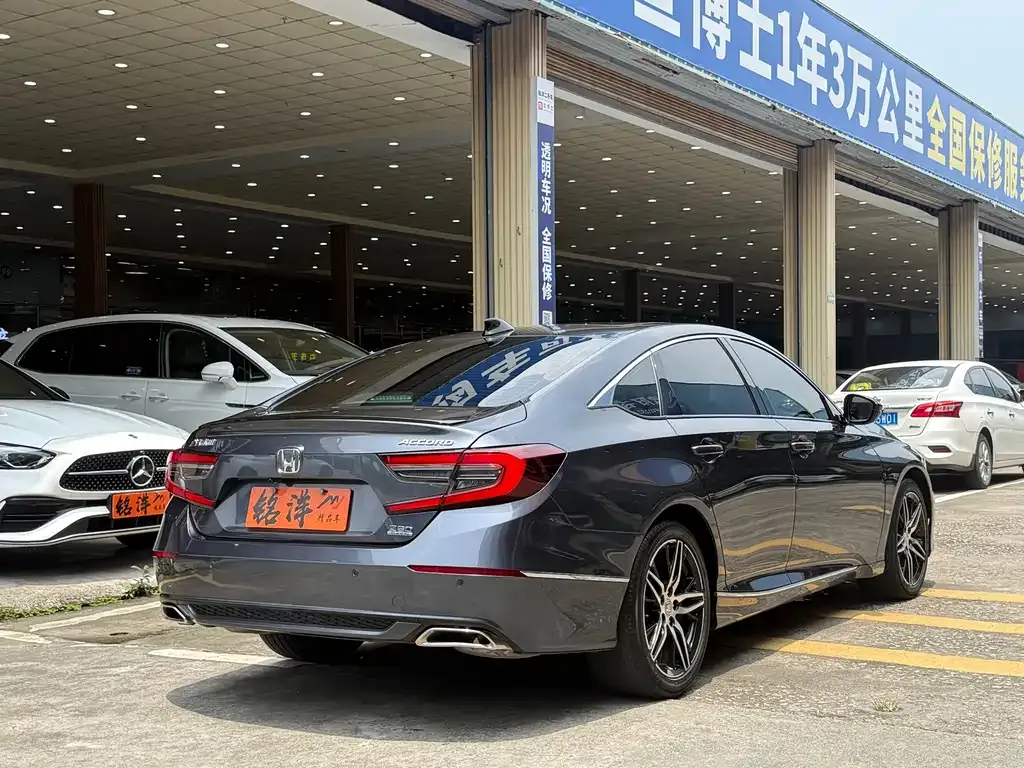 Honda Accord — фото 4