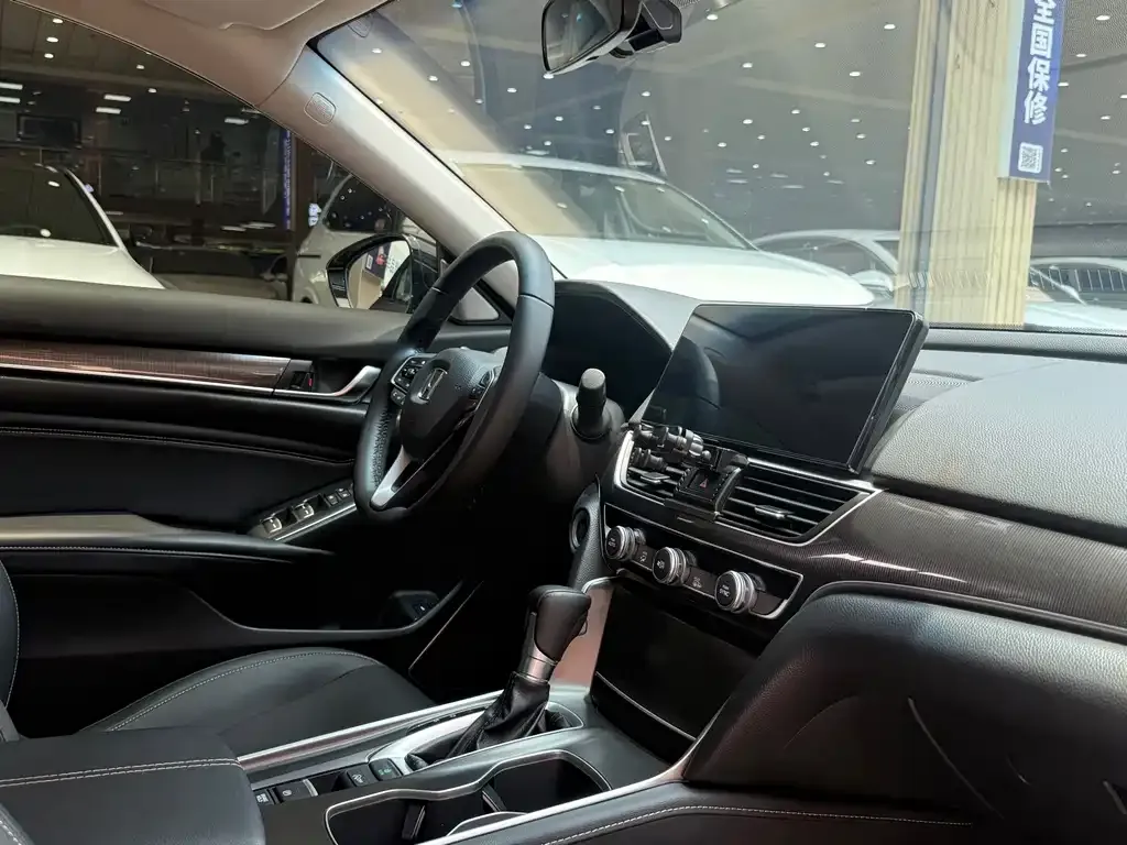 Honda Accord — фото 5