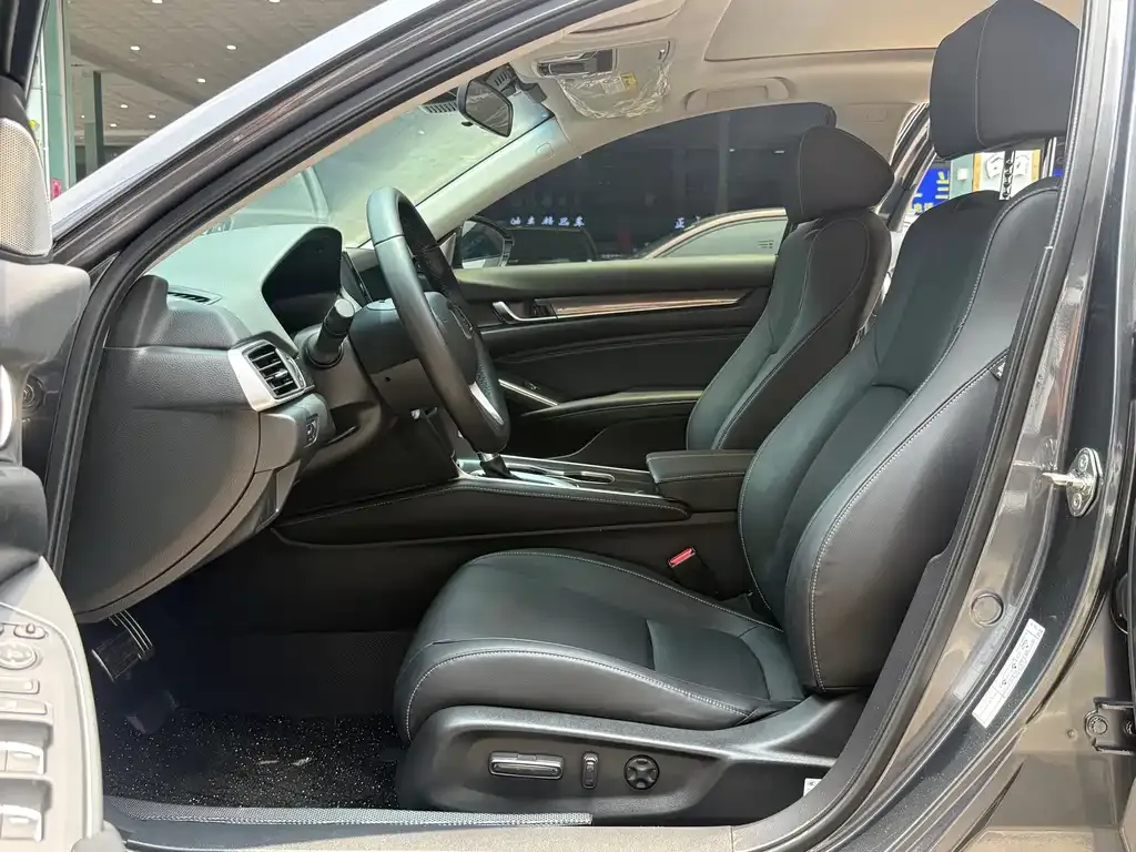 Honda Accord — фото 10