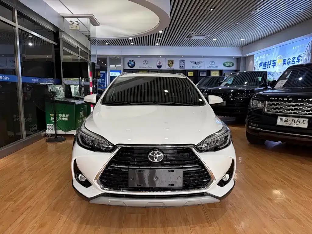 Toyota Yaris L — фото 6