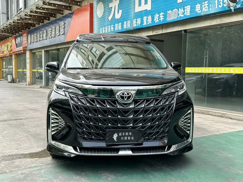 Toyota Granvia — фото 8