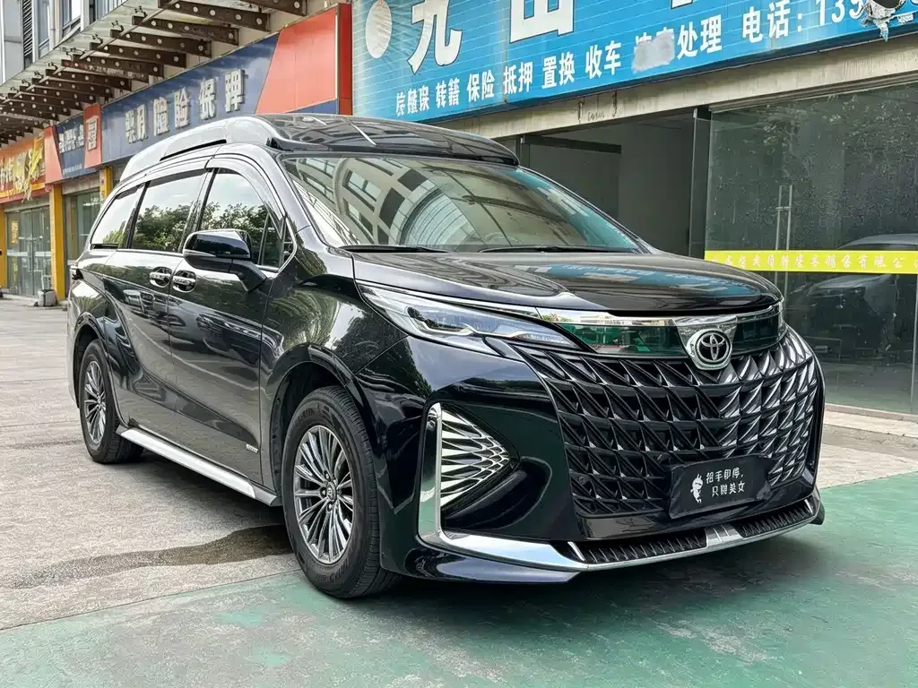 Toyota Granvia — фото 9