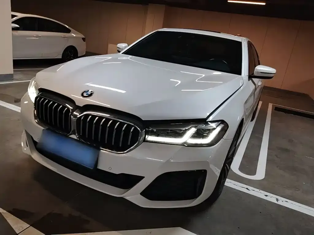 BMW 5 Series — фото 10