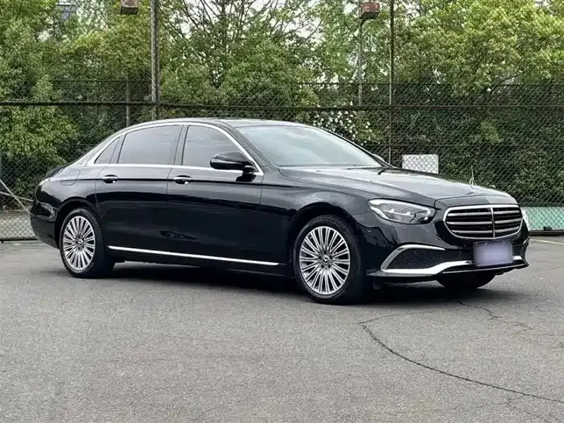 Mercedes-Benz E-Class — фото 7