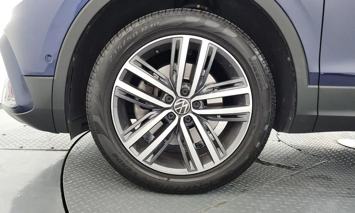 Volkswagen Tiguan — фото 10
