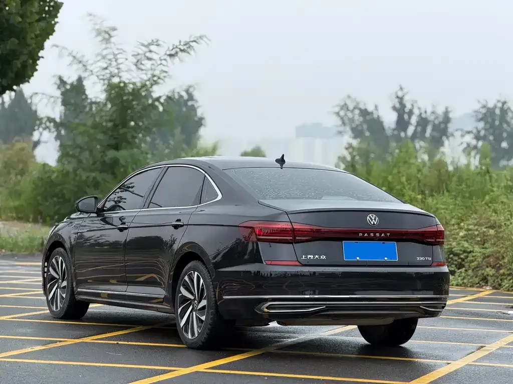 Volkswagen Passat — фото 10