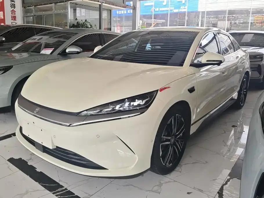 BYD Qin L — фото 1