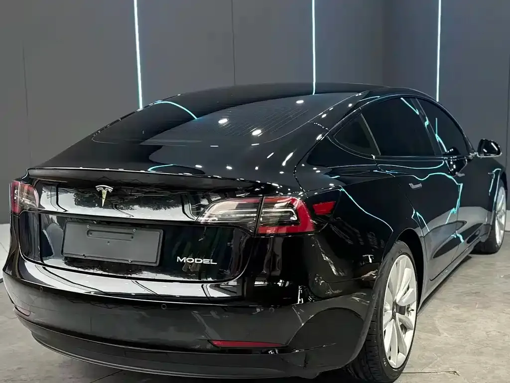 Tesla Model 3 — фото 6