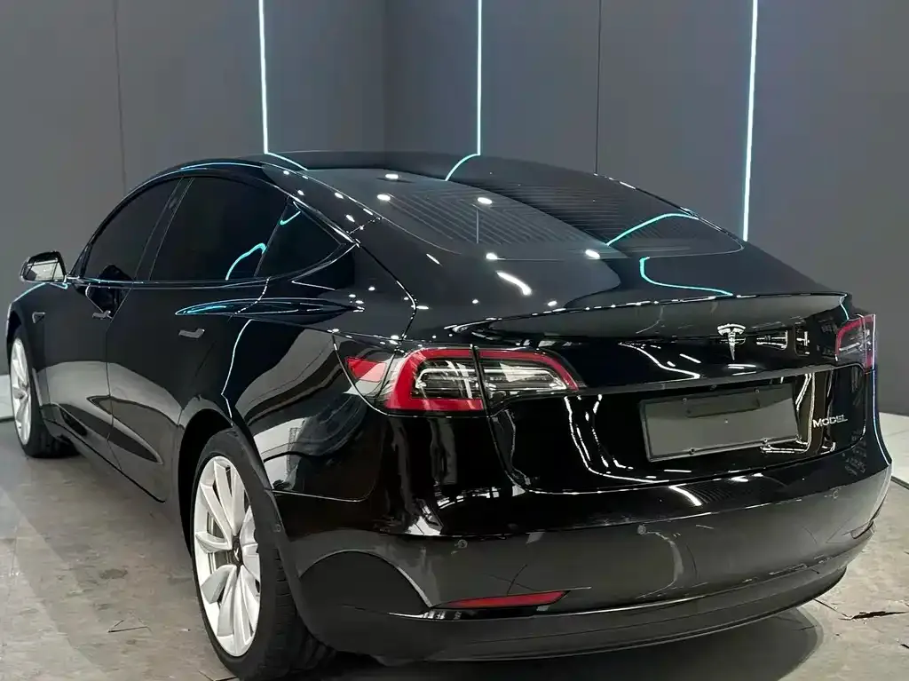 Tesla Model 3 — фото 8