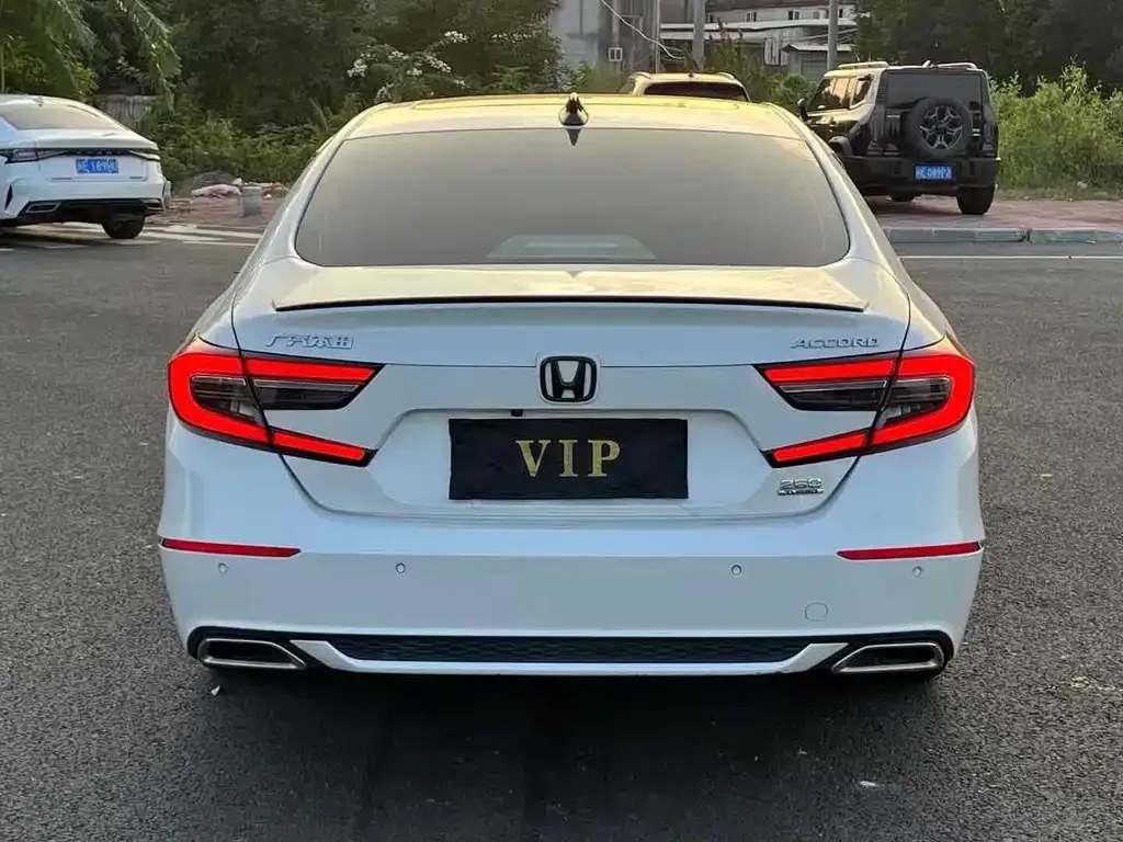 Honda Accord — фото 7