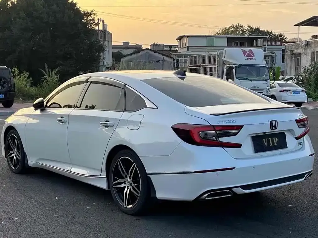 Honda Accord — фото 2