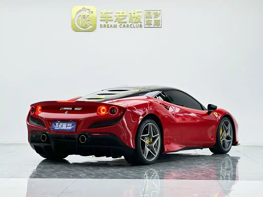 Ferrari F8 — фото 9