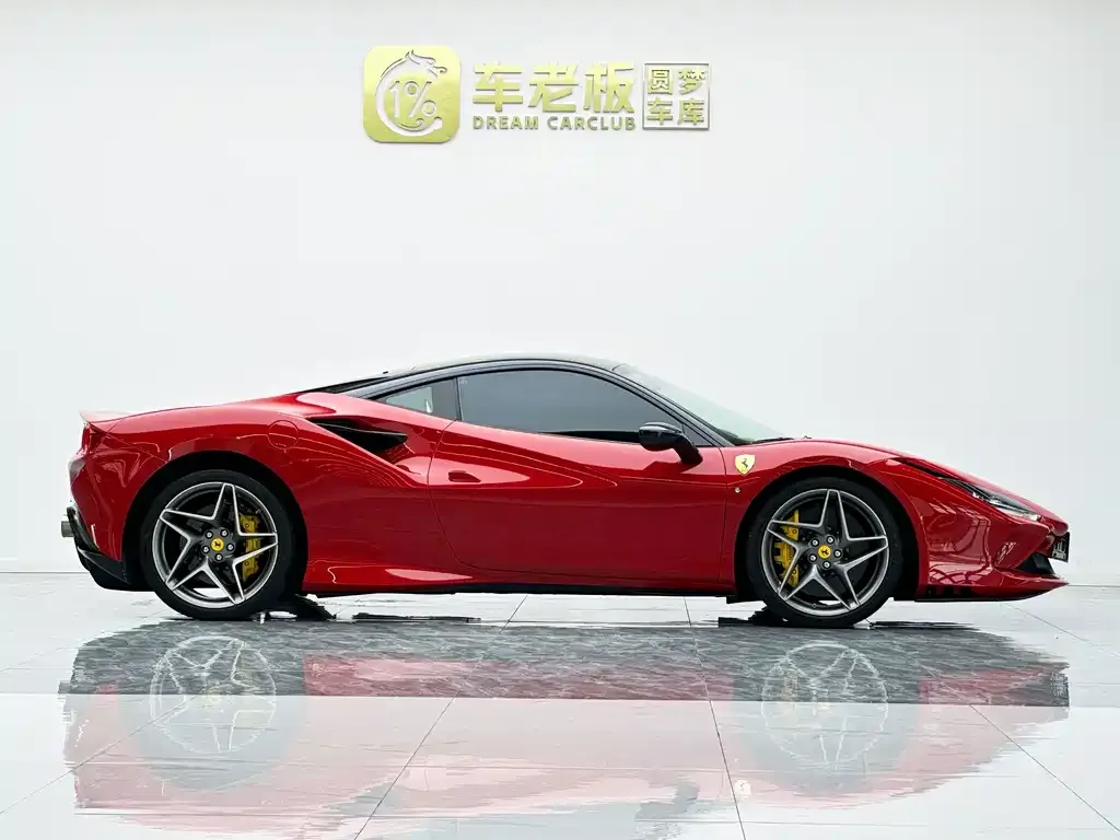 Ferrari F8 — фото 10