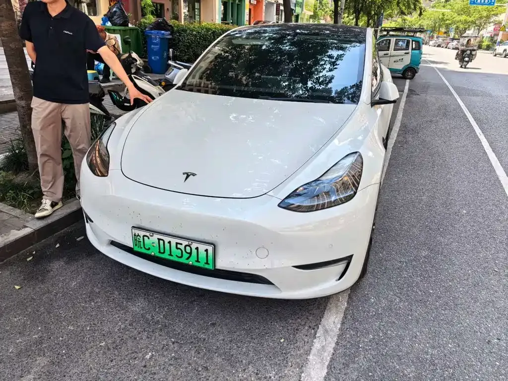 Tesla Model Y — фото 8