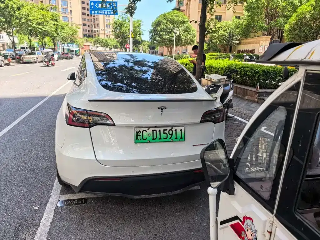 Tesla Model Y — фото 9