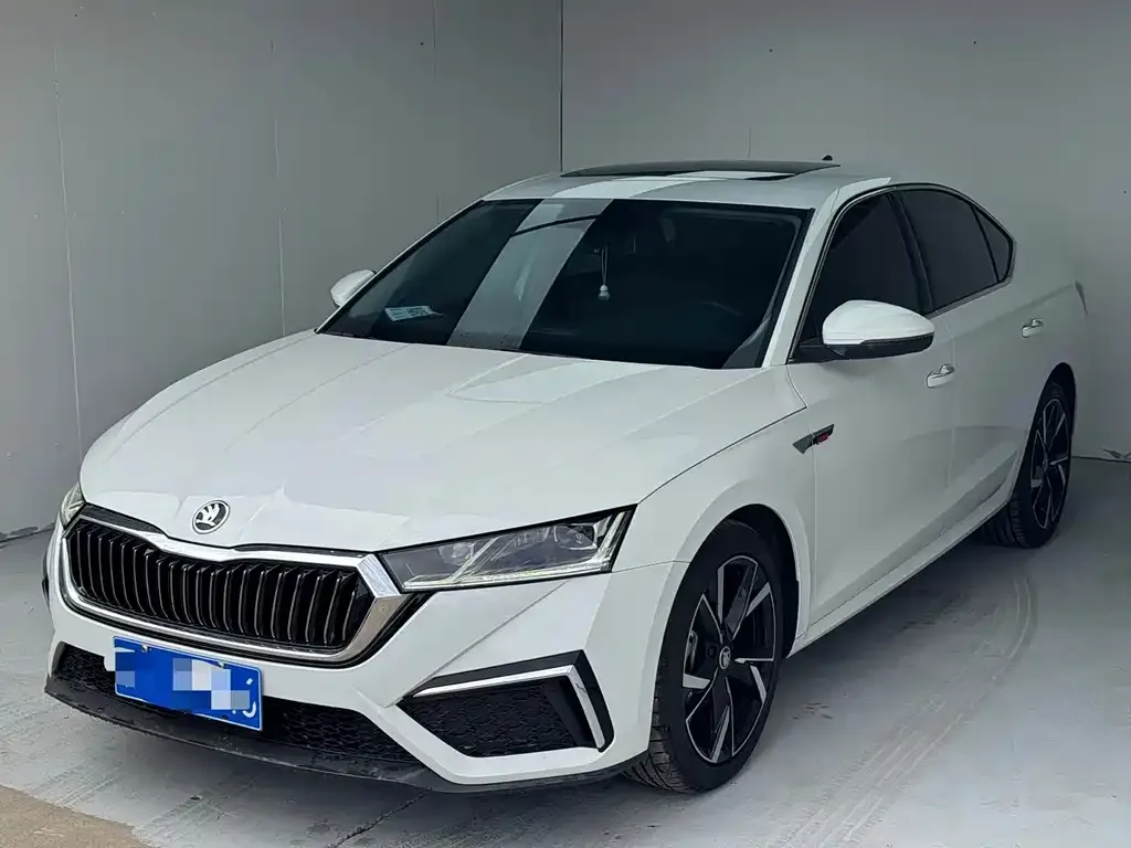 Skoda Octavia — фото 1