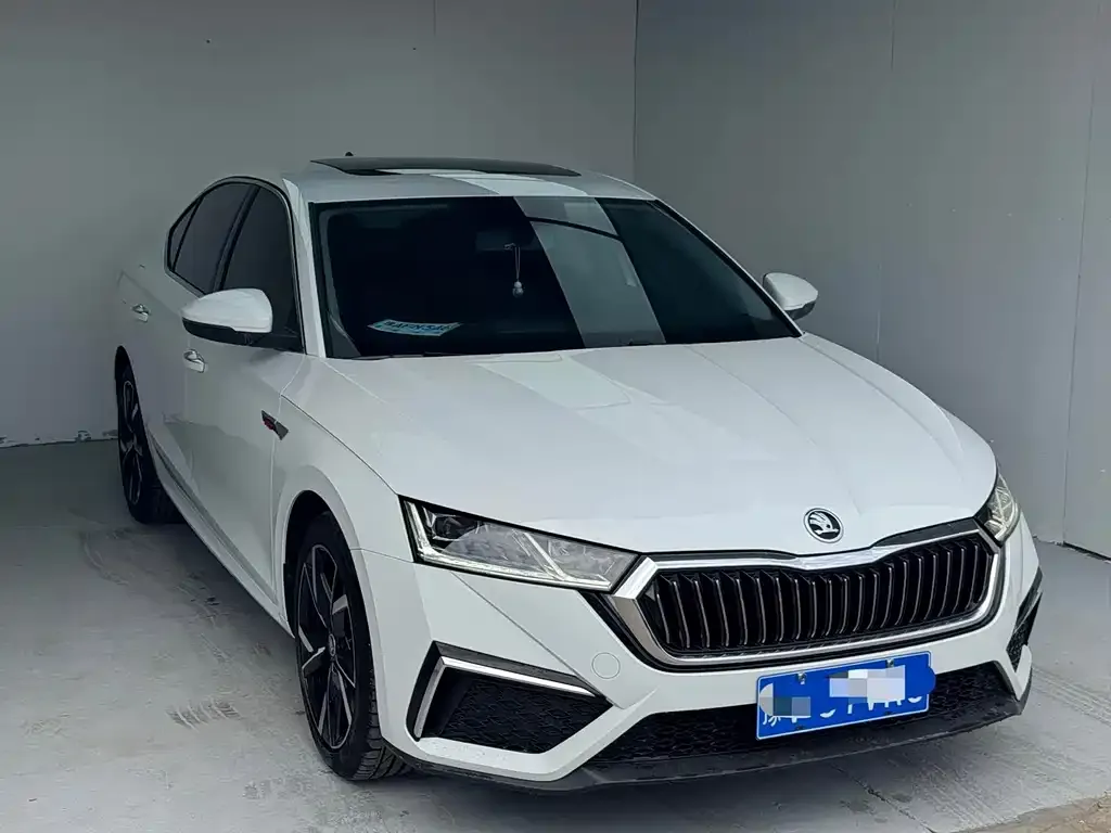 Skoda Octavia — фото 2