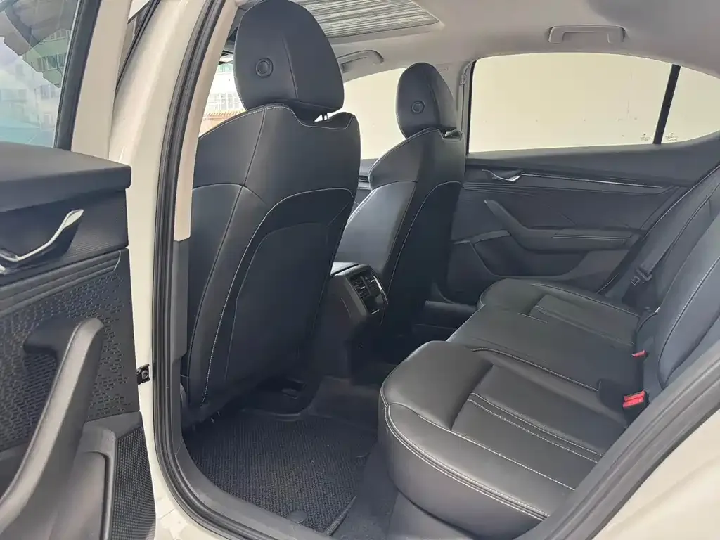 Skoda Octavia — фото 5