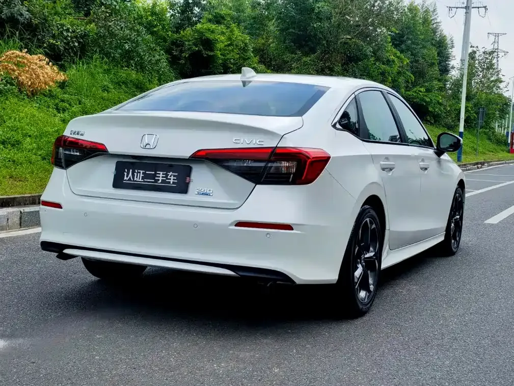 Honda Civic — фото 8