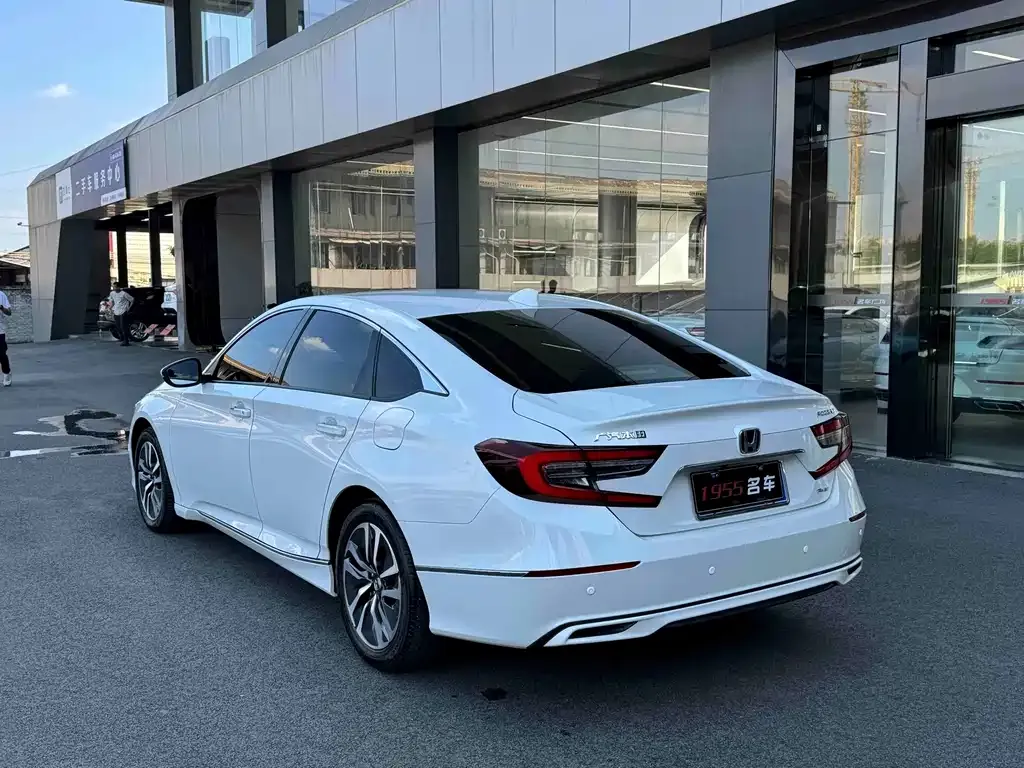 Honda Accord — фото 5