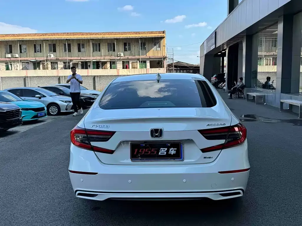 Honda Accord — фото 6