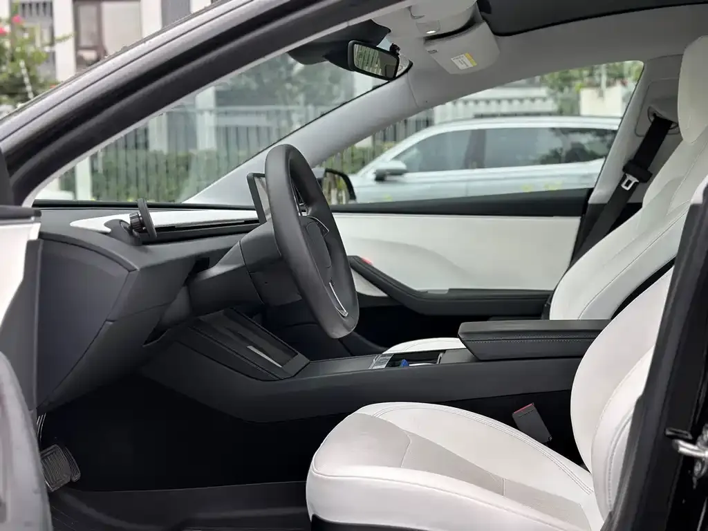 Tesla Model 3 — фото 2