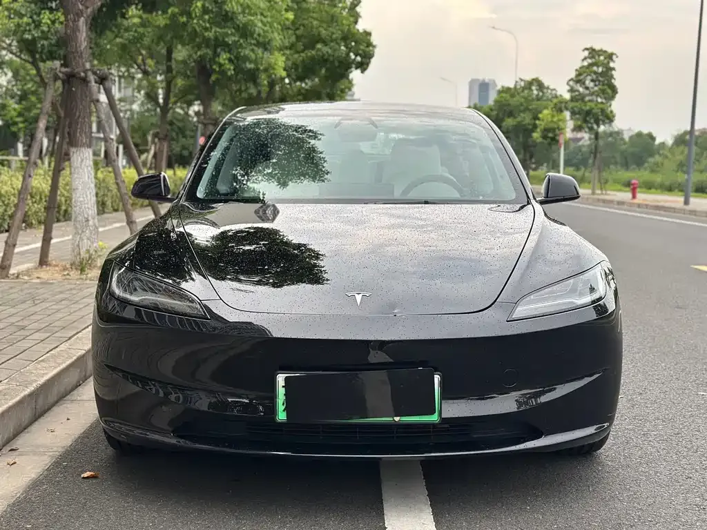 Tesla Model 3 — фото 9