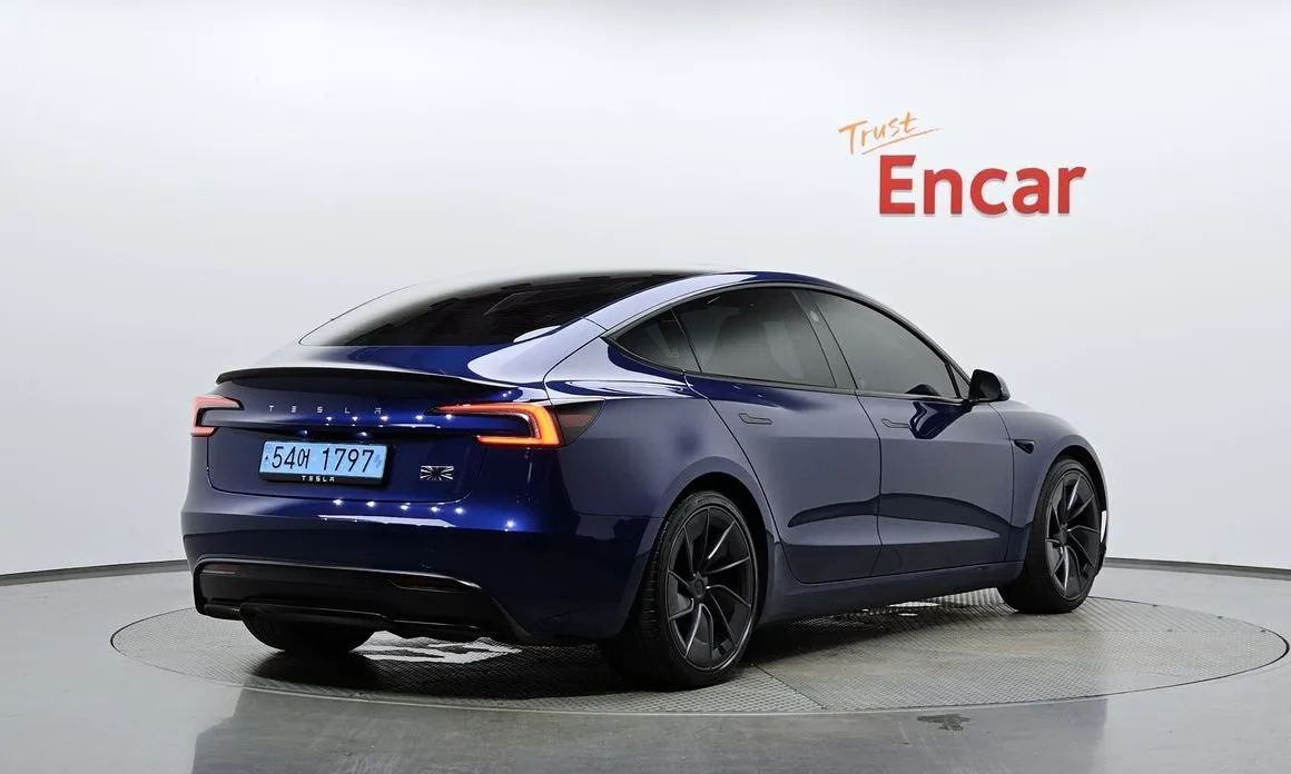 Tesla Model 3 — фото 4
