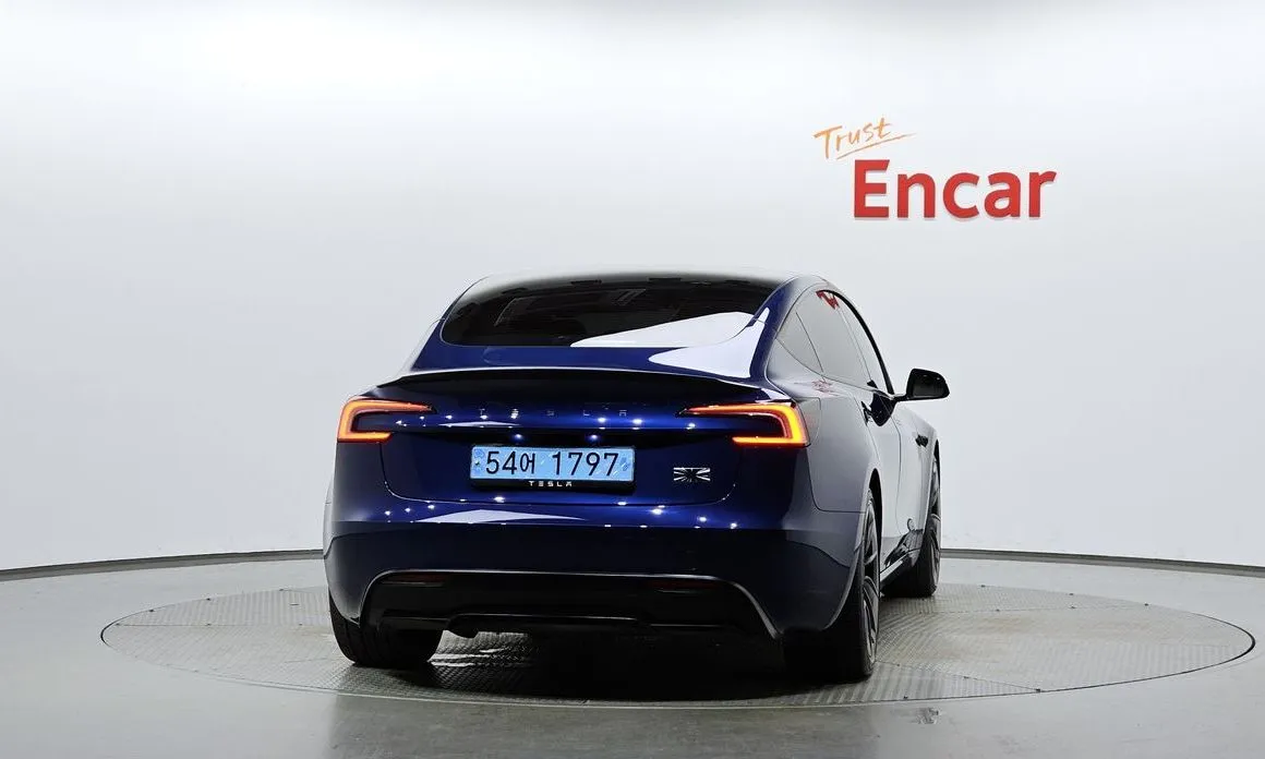 Tesla Model 3 — фото 3