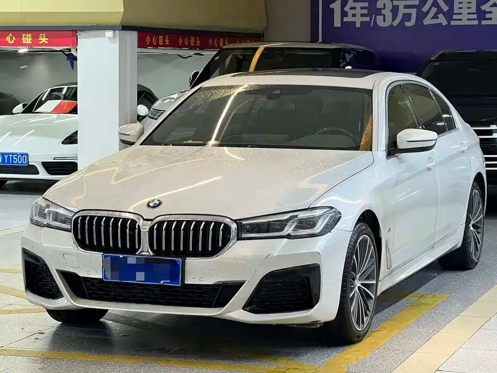 BMW 5 Series — фото 1