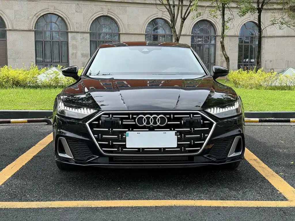 Audi A7L — фото 8