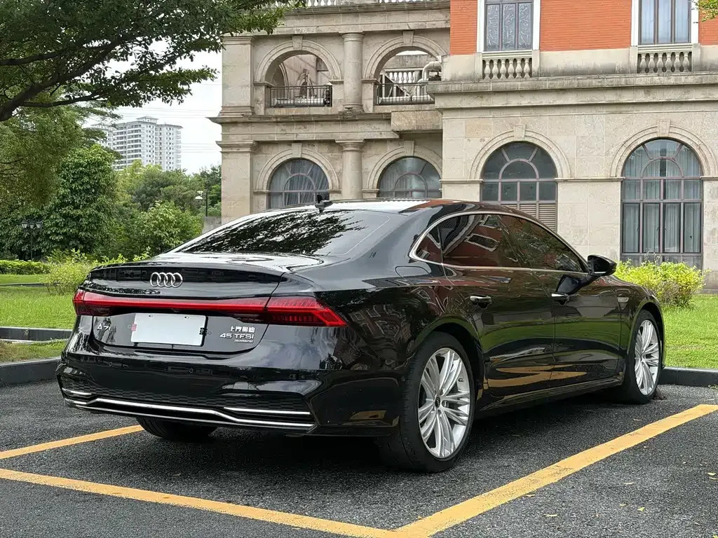 Audi A7L — фото 6
